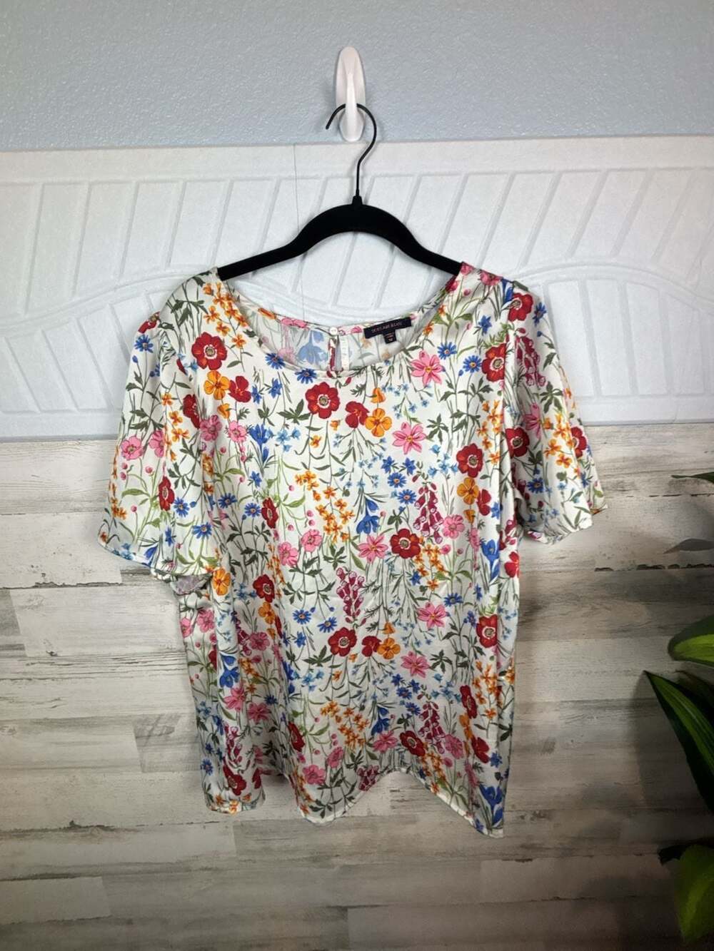 Brooke Shields Timeless Floral Print Satin Short Sleeve Top